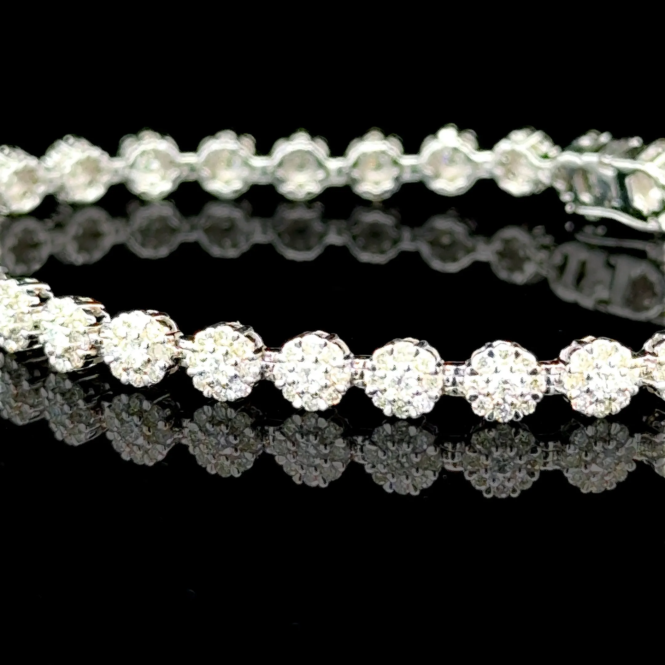 10K White Gold Diamond Flower Bracelet (2 7/8ct & 7")