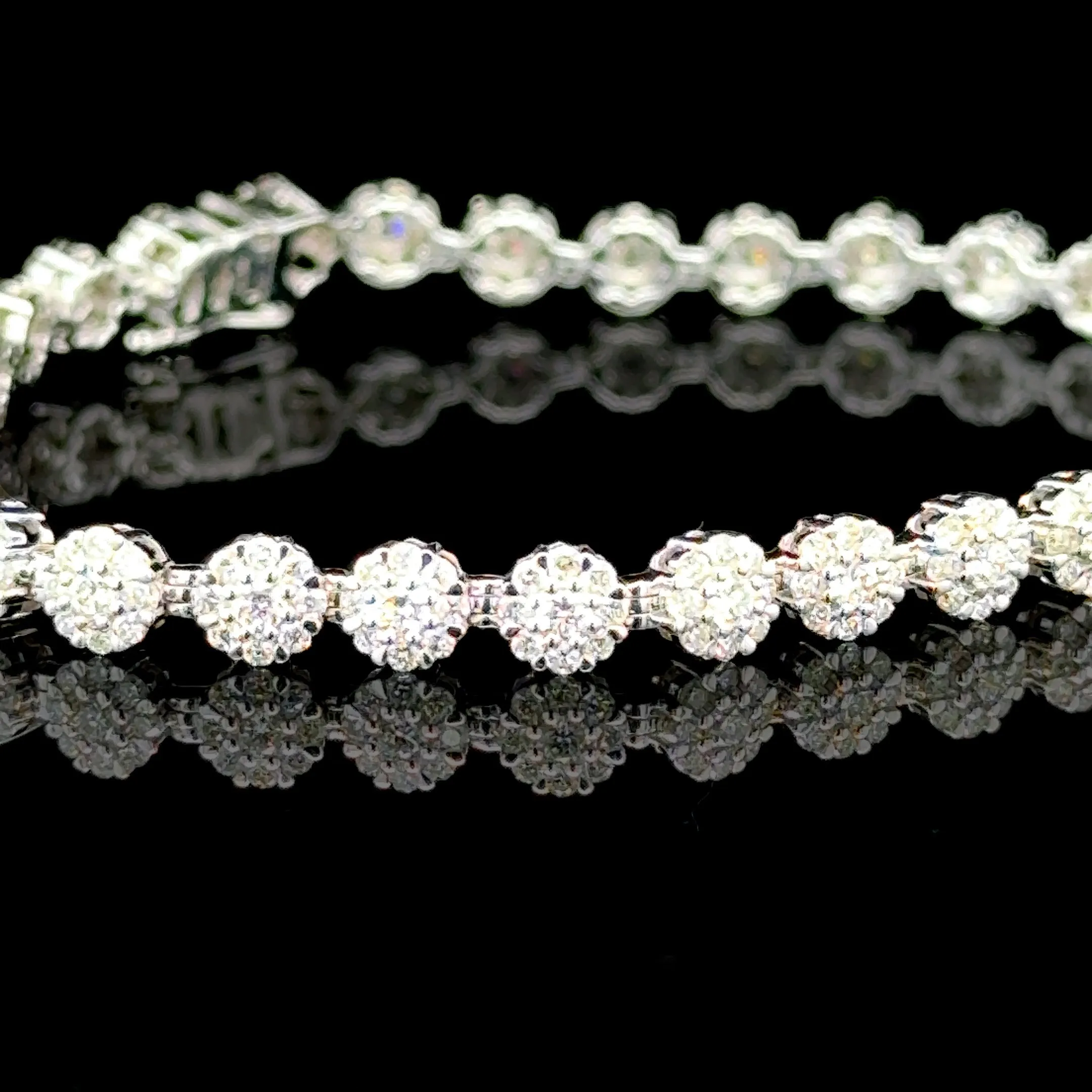 10K White Gold Diamond Flower Bracelet (2 7/8ct & 7")