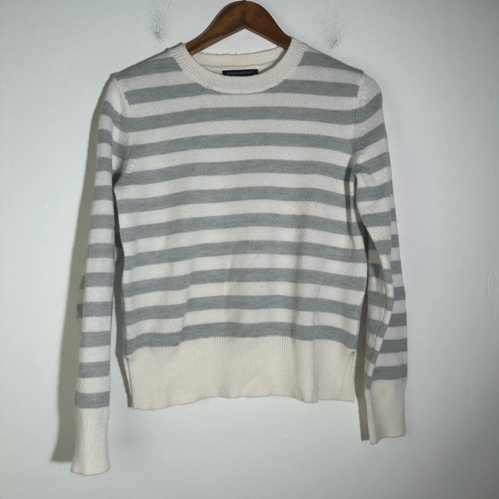 Banana Republic Gray and White Crew Neck Sweater with Stripes