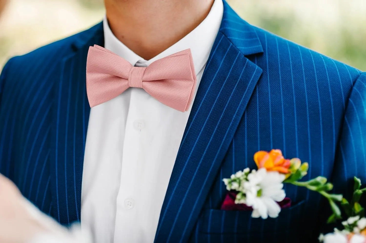 HISDERN Mens Bow Ties Solid Color Pre Tied Bowtie and Pocket Square Set Classic Formal Tuxedo Bowties for Wedding Party